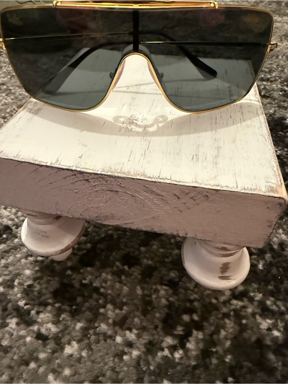 Ray-Ban Gold Frame Sunglasses with Dark Green Lenses